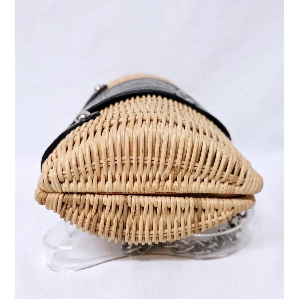 N/A wicker bag